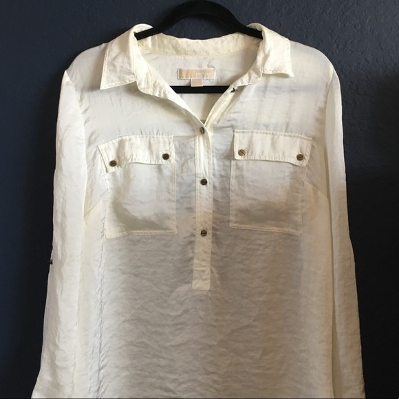 •Michael Kors Pearl Blouse• - Picture 2 of 3